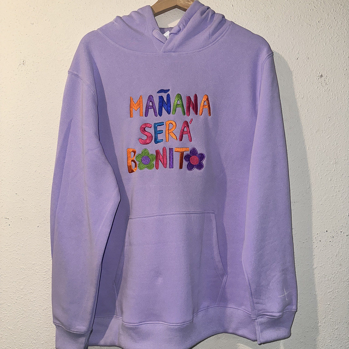 HOODIE MAÑANA SERÁ BONITO KAROL G BORDADO  4