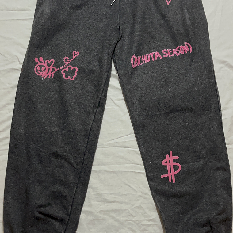 Buzo Karol G estampado  1