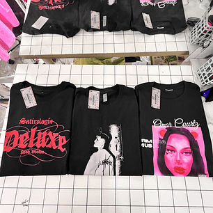 Polera Deluxe Basic o cara Kidd Voodoo desde $5.990