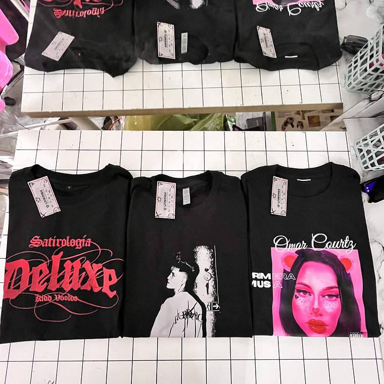 Polera Deluxe Basic o cara Kidd Voodoo desde $5.990 2