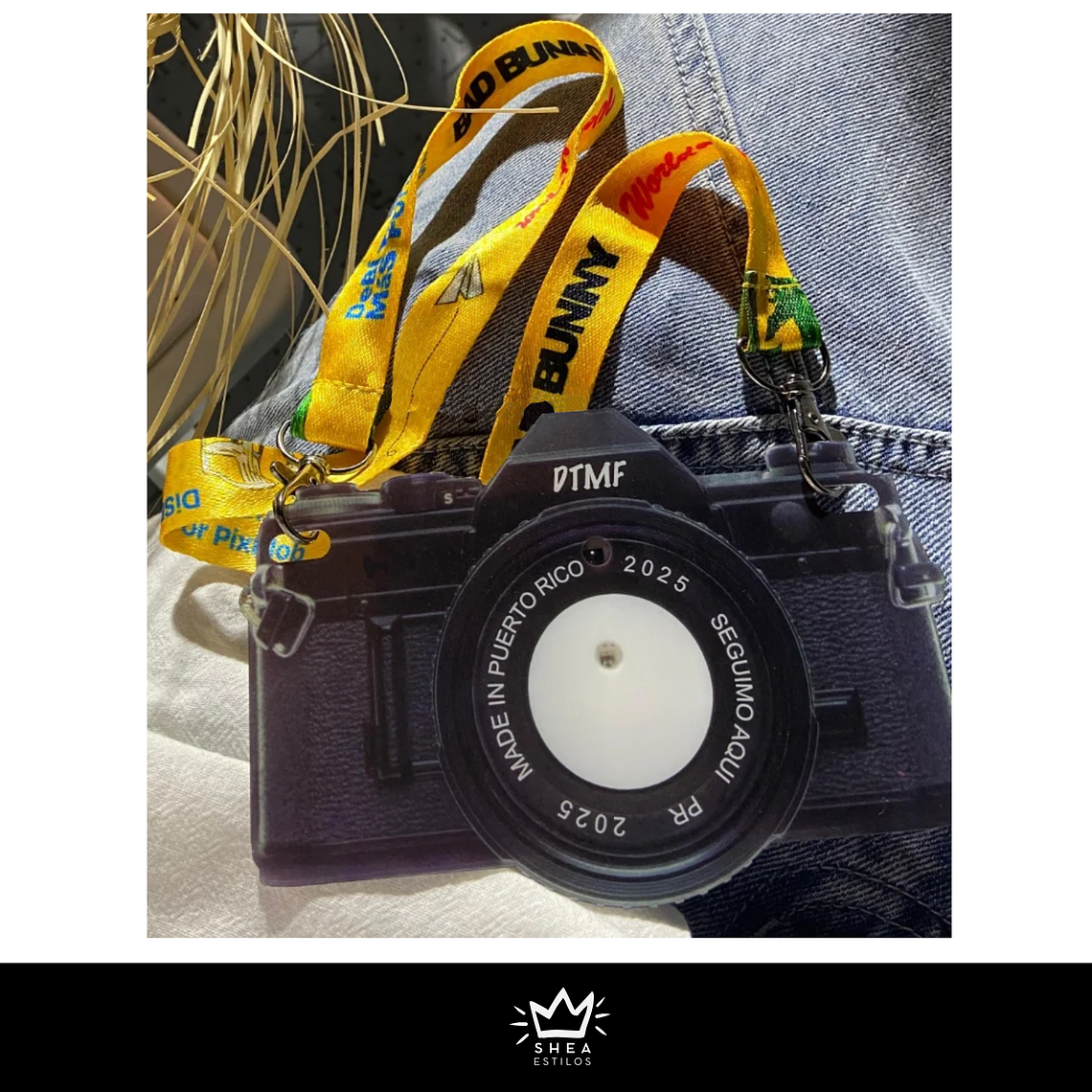 lanyards con camara bad bunny  1