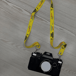 lanyards con camara bad bunny 