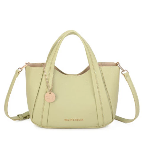 Sac bandoulière en paille avec pendentif