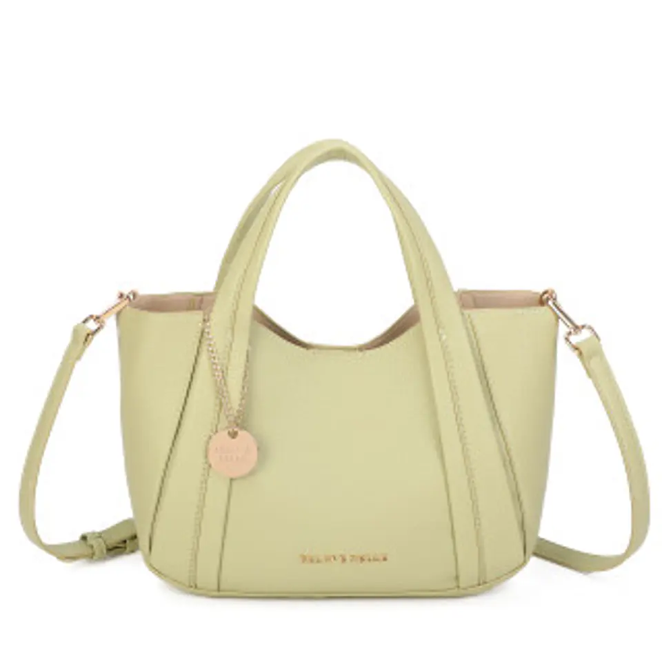 Sac bandoulière en paille avec pendentif 1