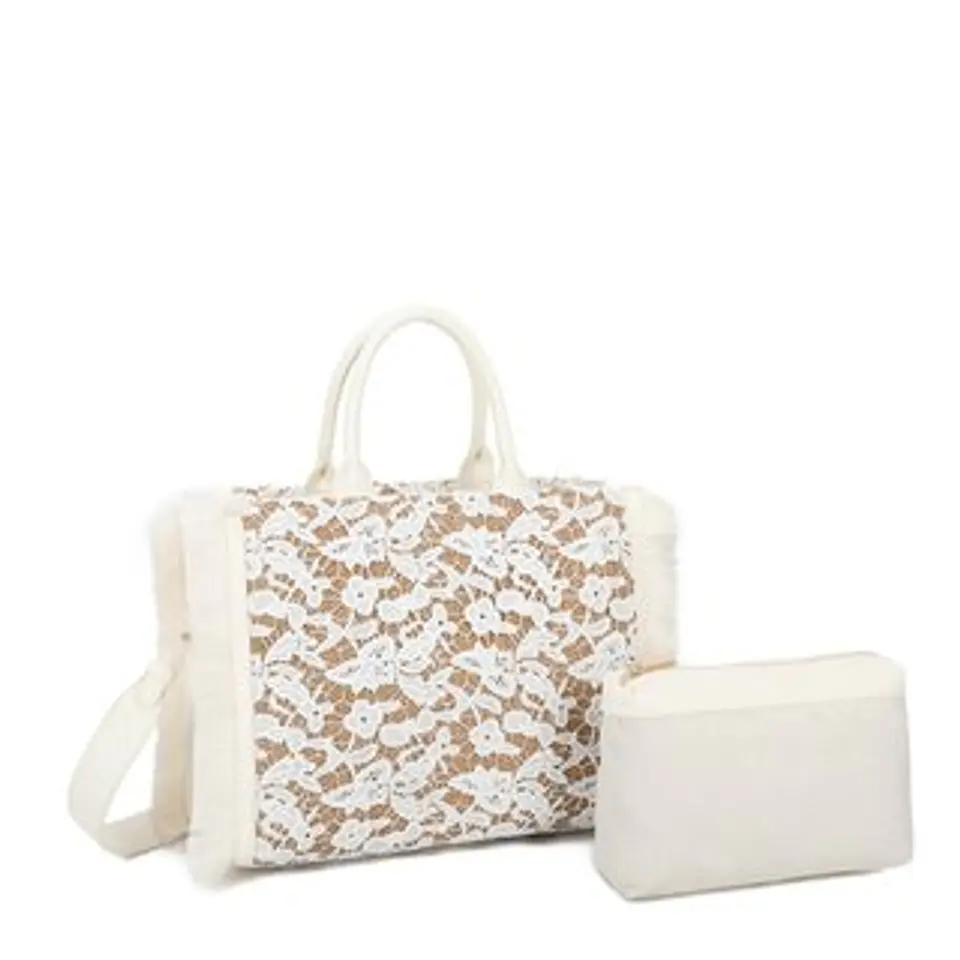 Sac cabas en raphia brodé fleurs printanières 1