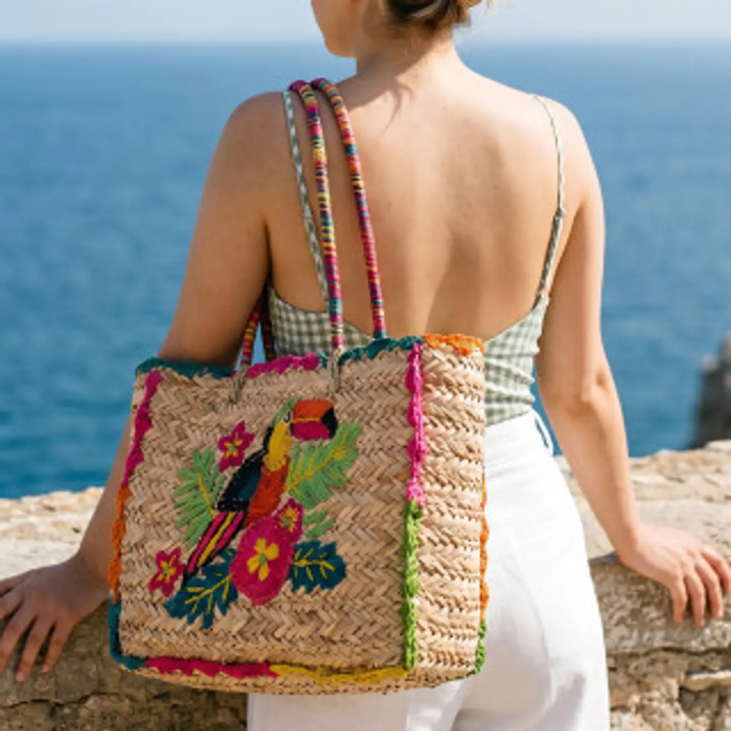Panier en osier traditionnel tressé compact et durable 1