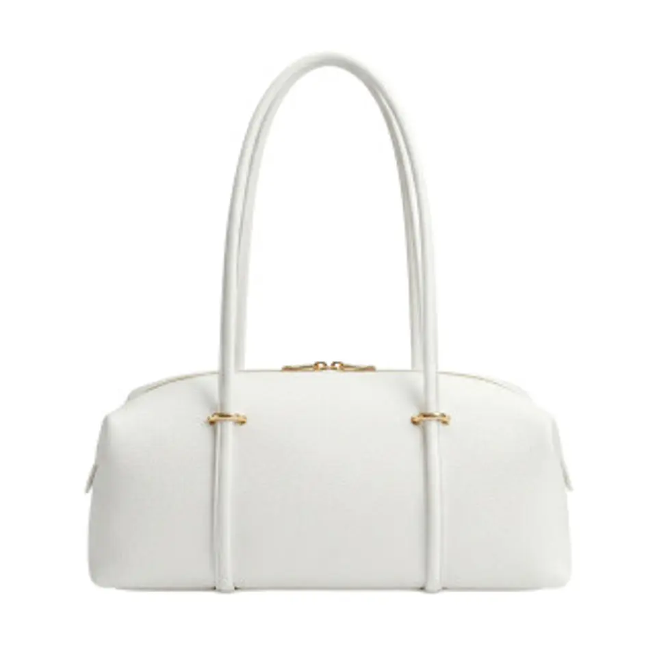 Sac bandoulière chic cuir grainé bijou de sac suspendu 1