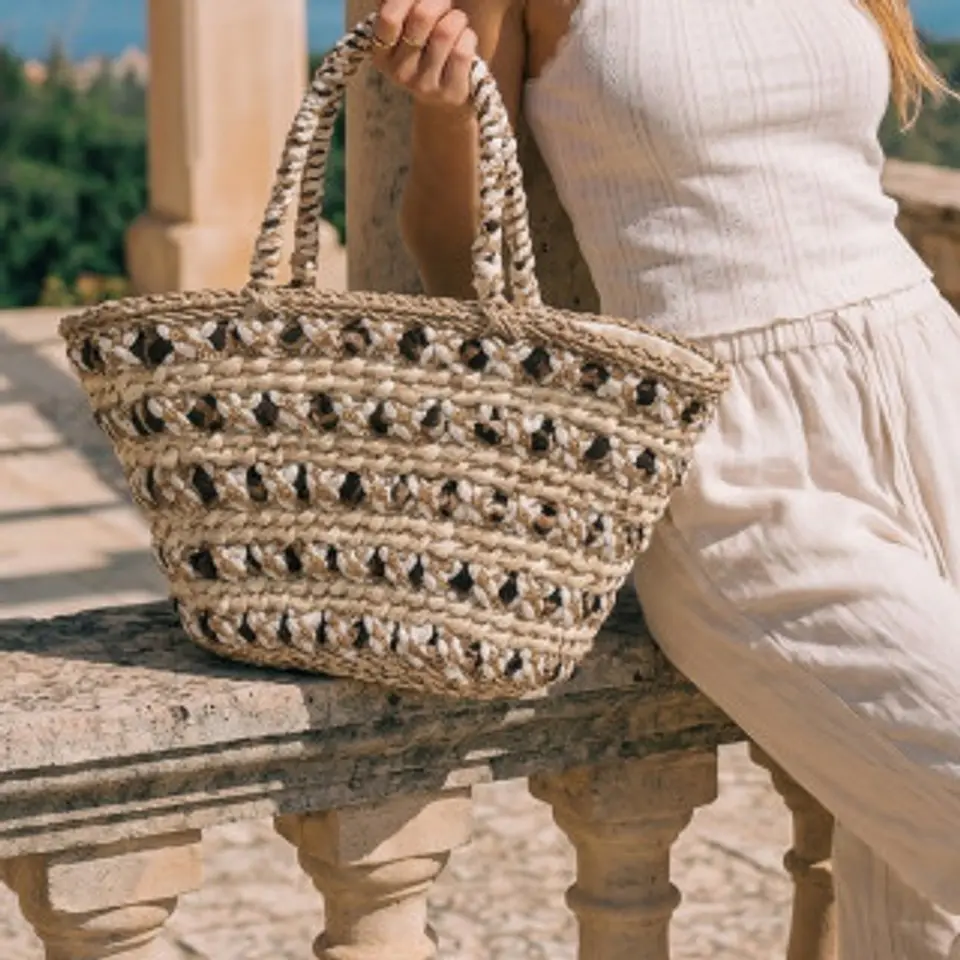 Sac panier léger paille brute design minimaliste fonctionnel 1