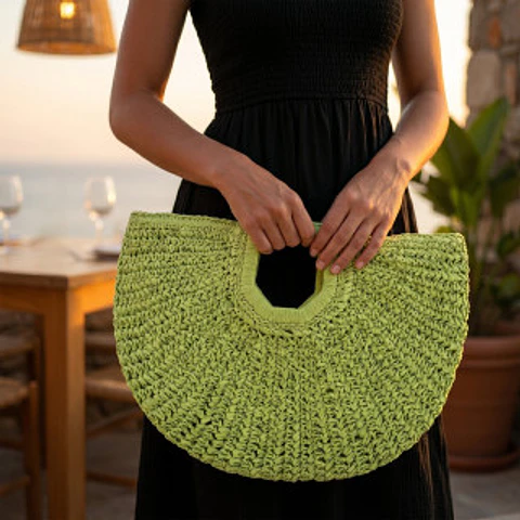 Sac bandoulière paille rock cuir clouté rivets argentés rebelle