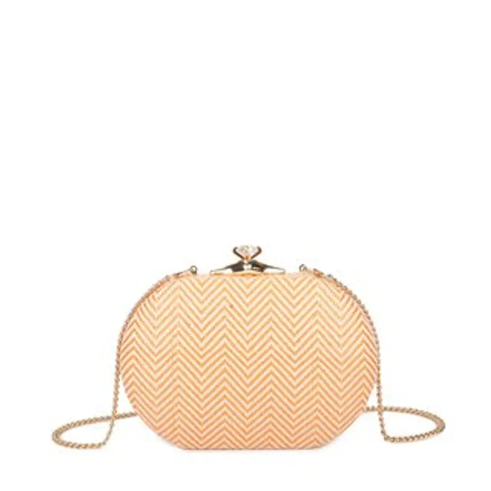Pochette raphia bicolore tressage alterné mailles géométriques de saisonPochette raphia brodée texte Bahamas inspiration vacances soleil caraïbes 1