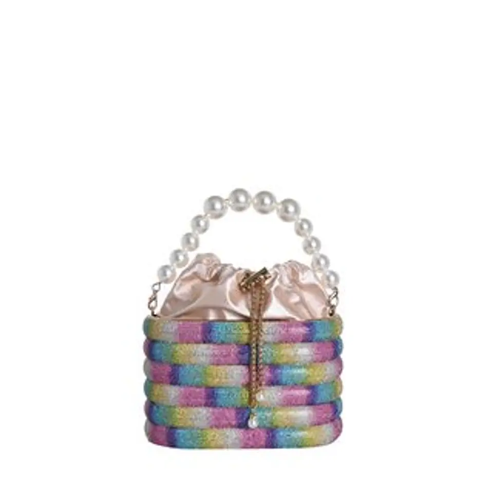 Pochette femme ornée de perles nacrées fermoir précieux haut gamme 1