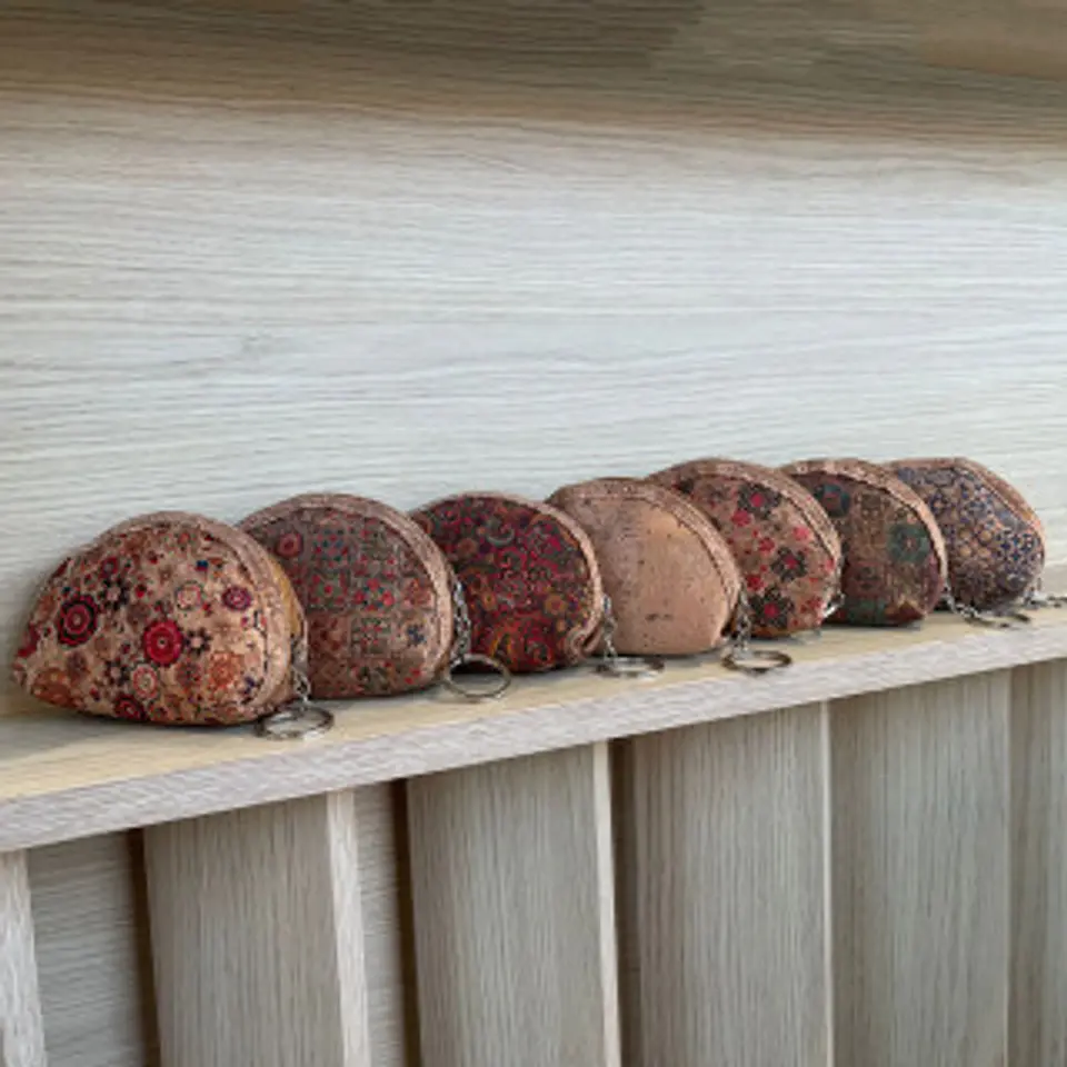 Collection douze pochettes liège écoresponsable matière végétale légère 1