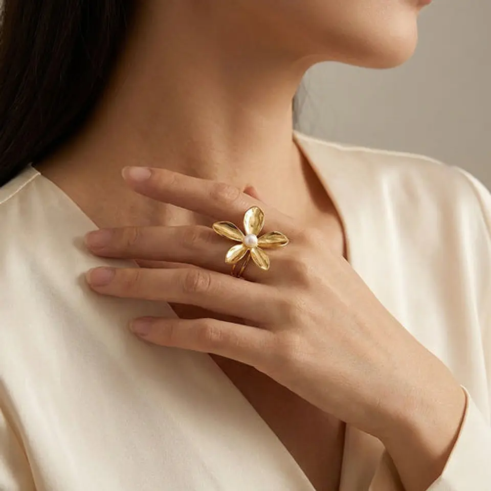 Bague Épurée Fleur – Acier Inoxydable 1