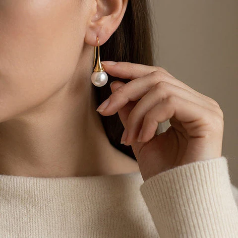 Boucles d'Oreilles Simple Traditionnelle en Acier 32x12mm