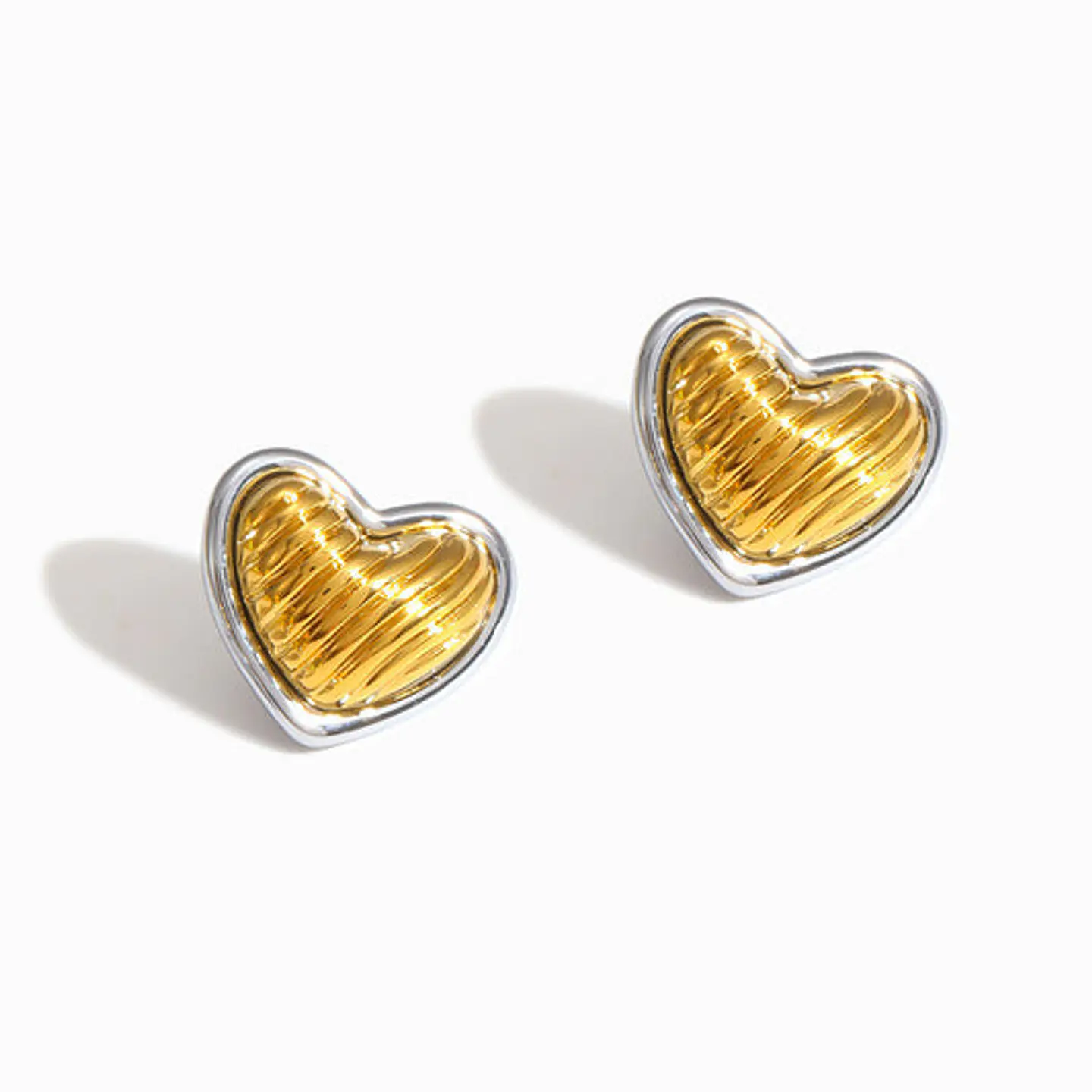 Boucles d'Oreilles Cœur Brillante en Acier 1