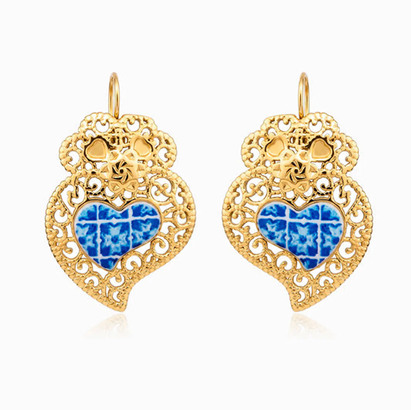 Boucles d'Oreilles Douce en Acier – Cœur de Viana 1