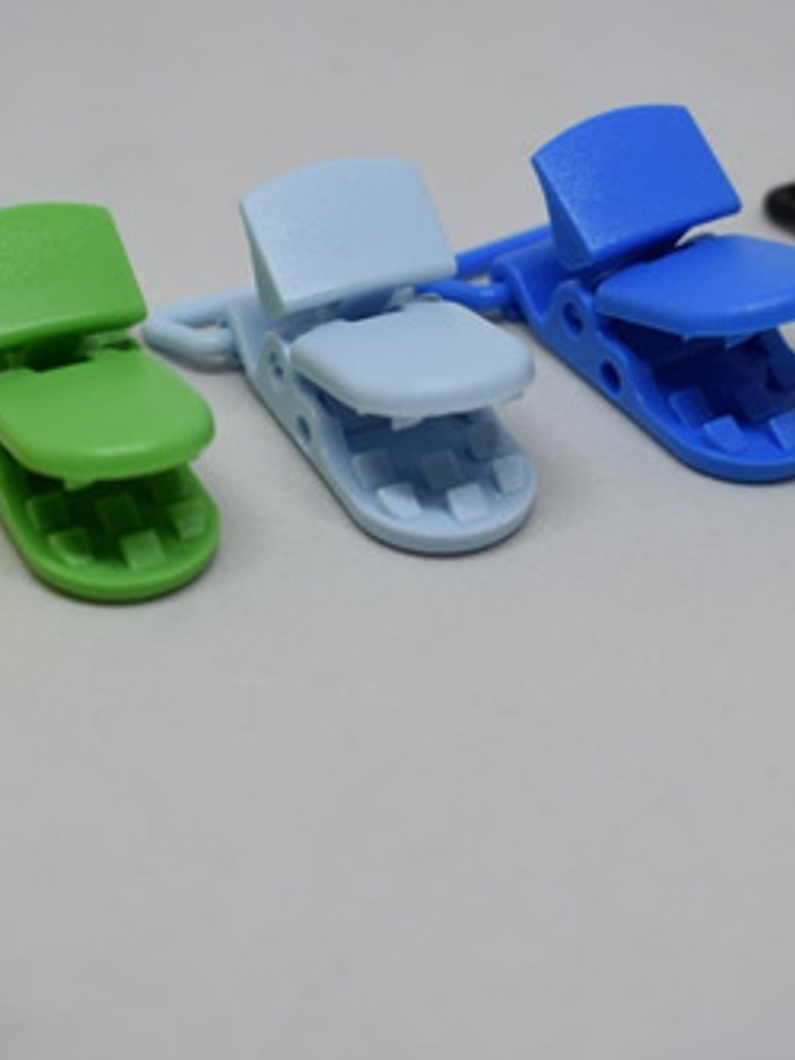  Sujetadores Plásticos (porta Chupetes) Colores Surtidos 4