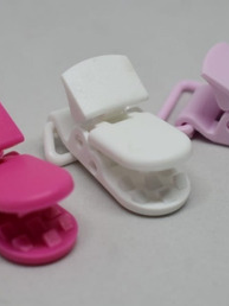  Sujetadores Plásticos (porta Chupetes) Colores Surtidos 6