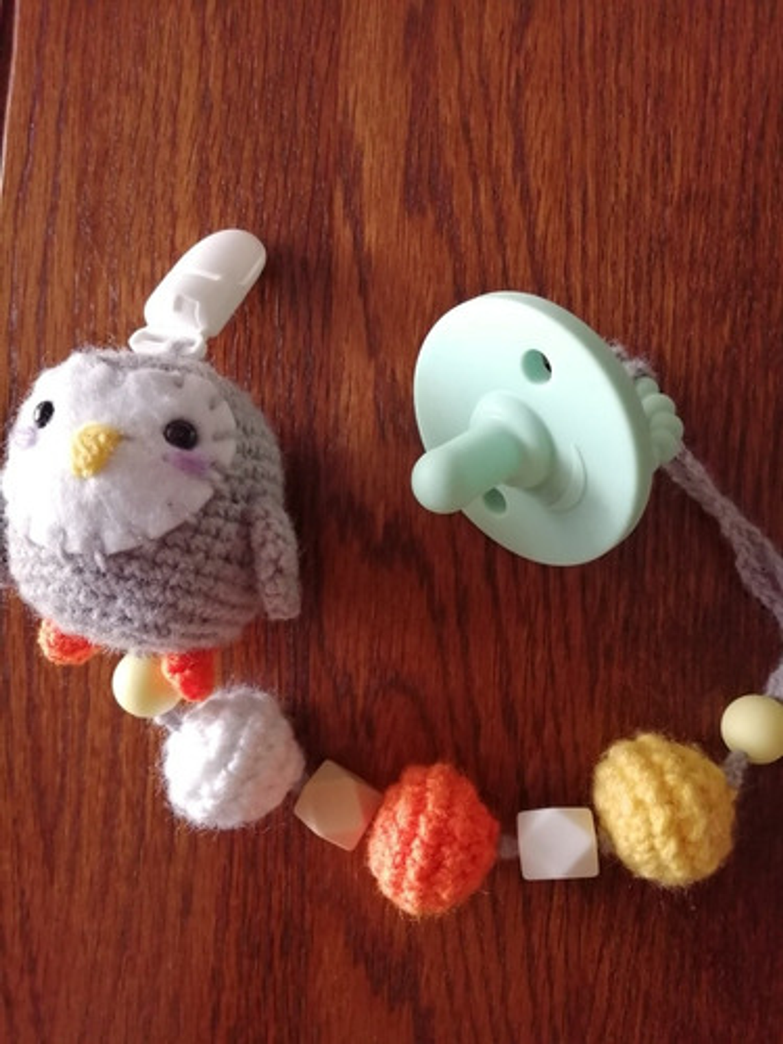  Sujetadores Plásticos (porta Chupetes) Colores Surtidos 9