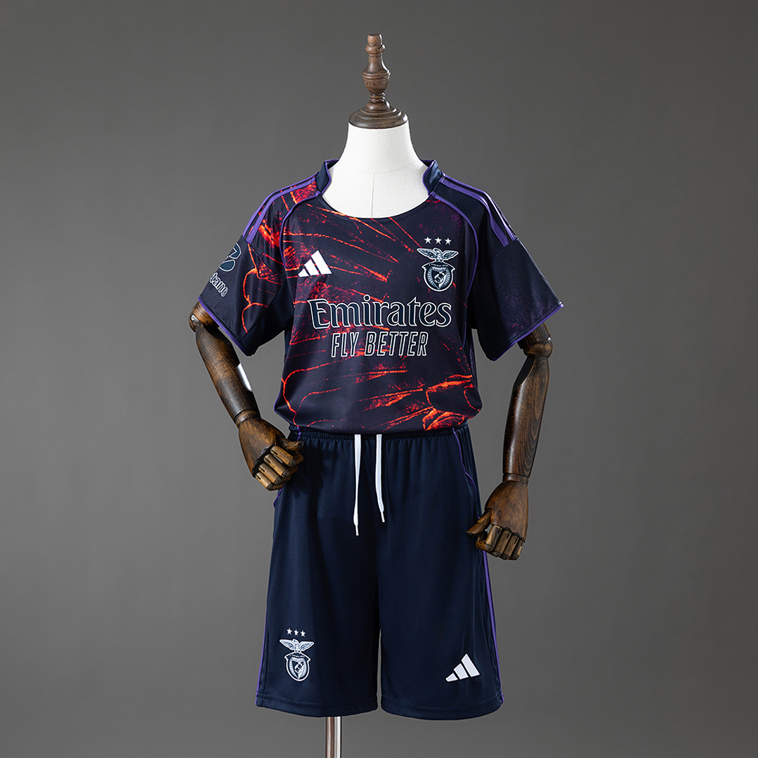 Kit Criança S.L.B X VHILS 2025/26 1