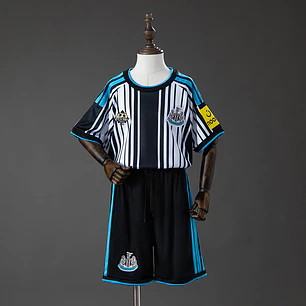 Kit Criança Newcastle Principal 2026/27