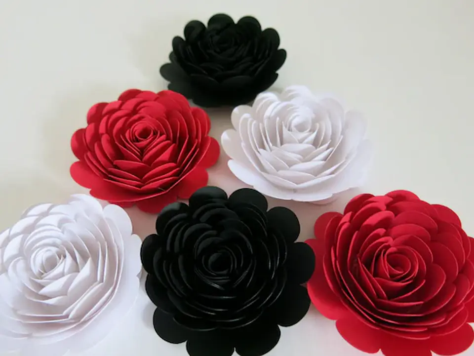 BOQUILLA 3D ROSA BLANCA Y NEGRA  2