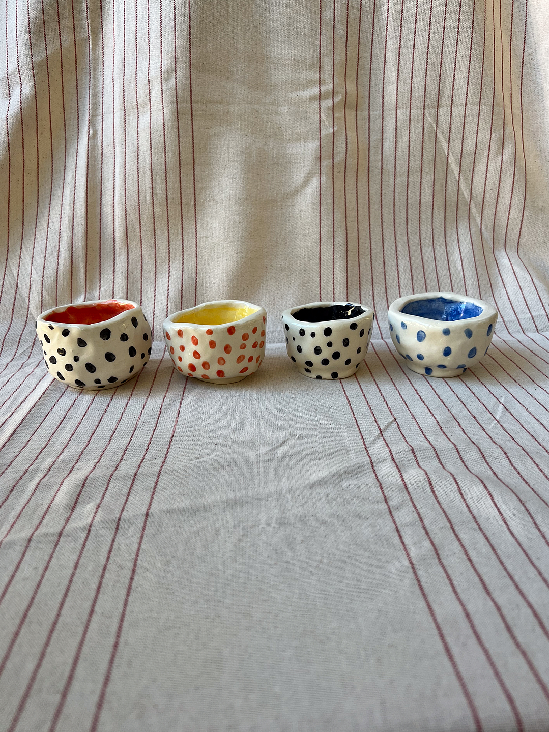 Tacitas / Pocillos con lunares 9