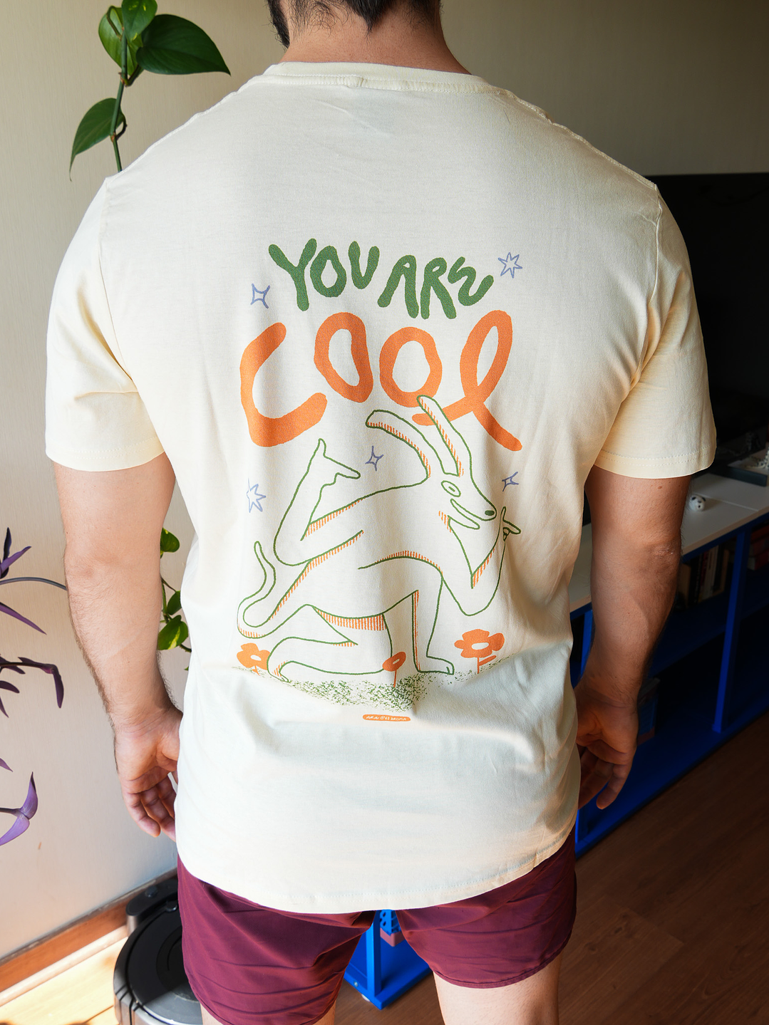 The Dog Thinks You're Cool - Polera 100% algodón  2