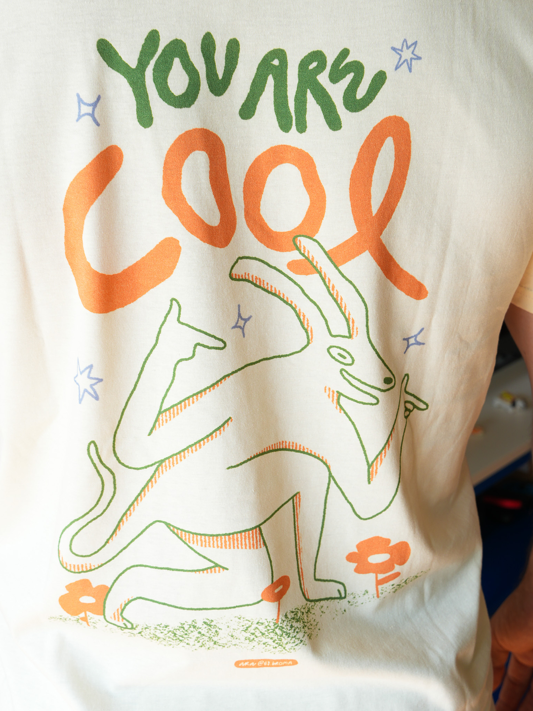 The Dog Thinks You're Cool - Polera 100% algodón  1
