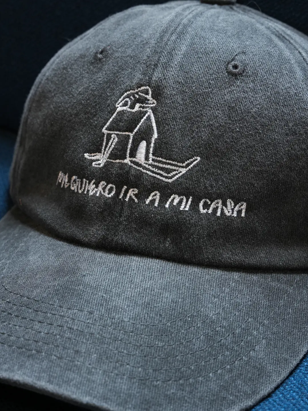 Gorro bordado - Me quiero ir a mi casa :) 7