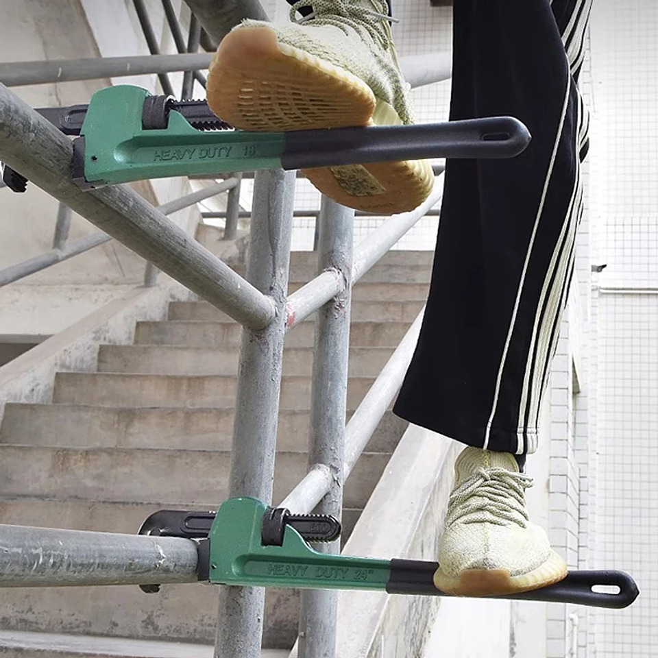 Heavy Duty Pipe Wrench | Industrial Plumbing Pliers 2