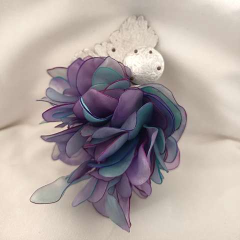 Broche Bruma