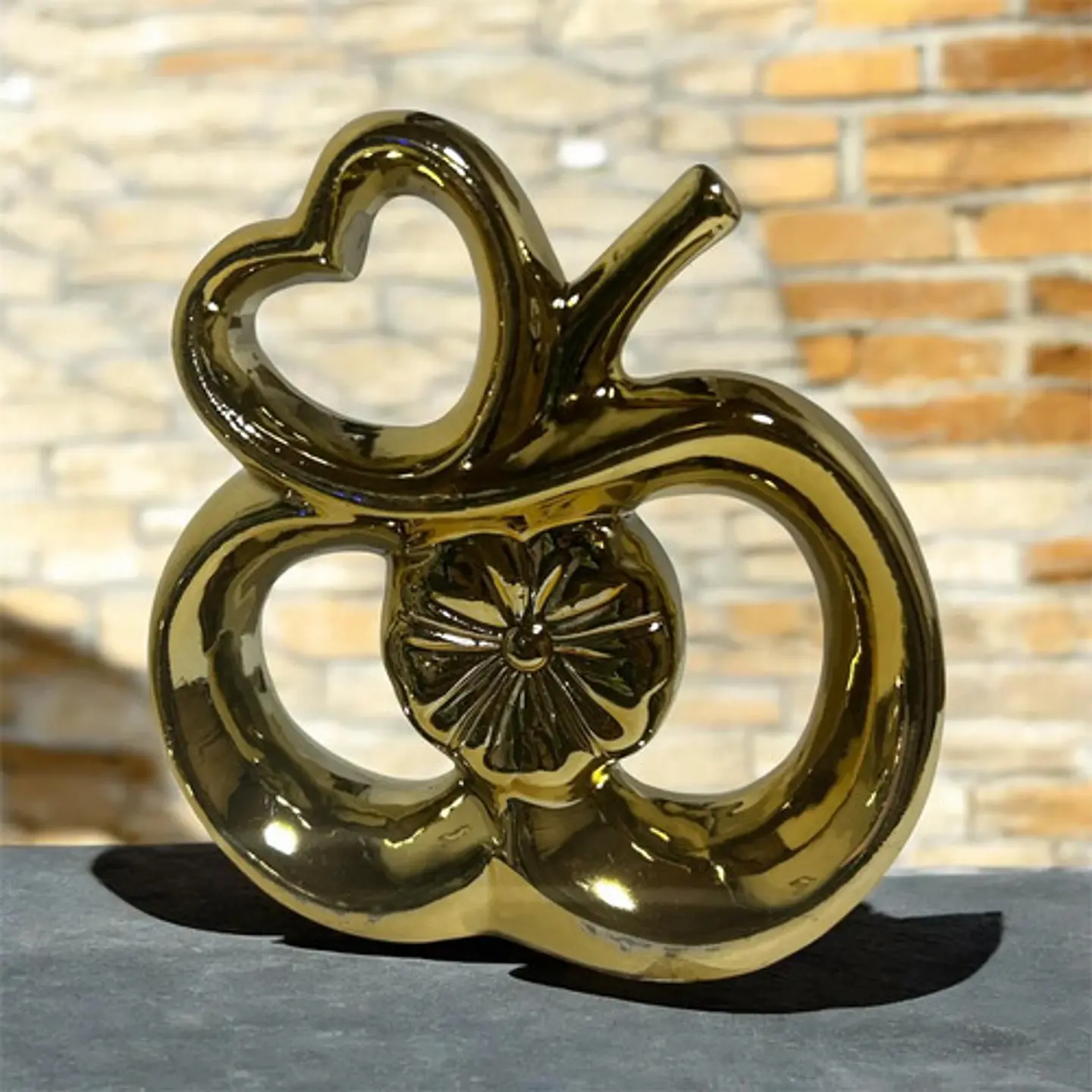 Figura Decorativa Manzana Con Corazón Y Detalle Floral 9