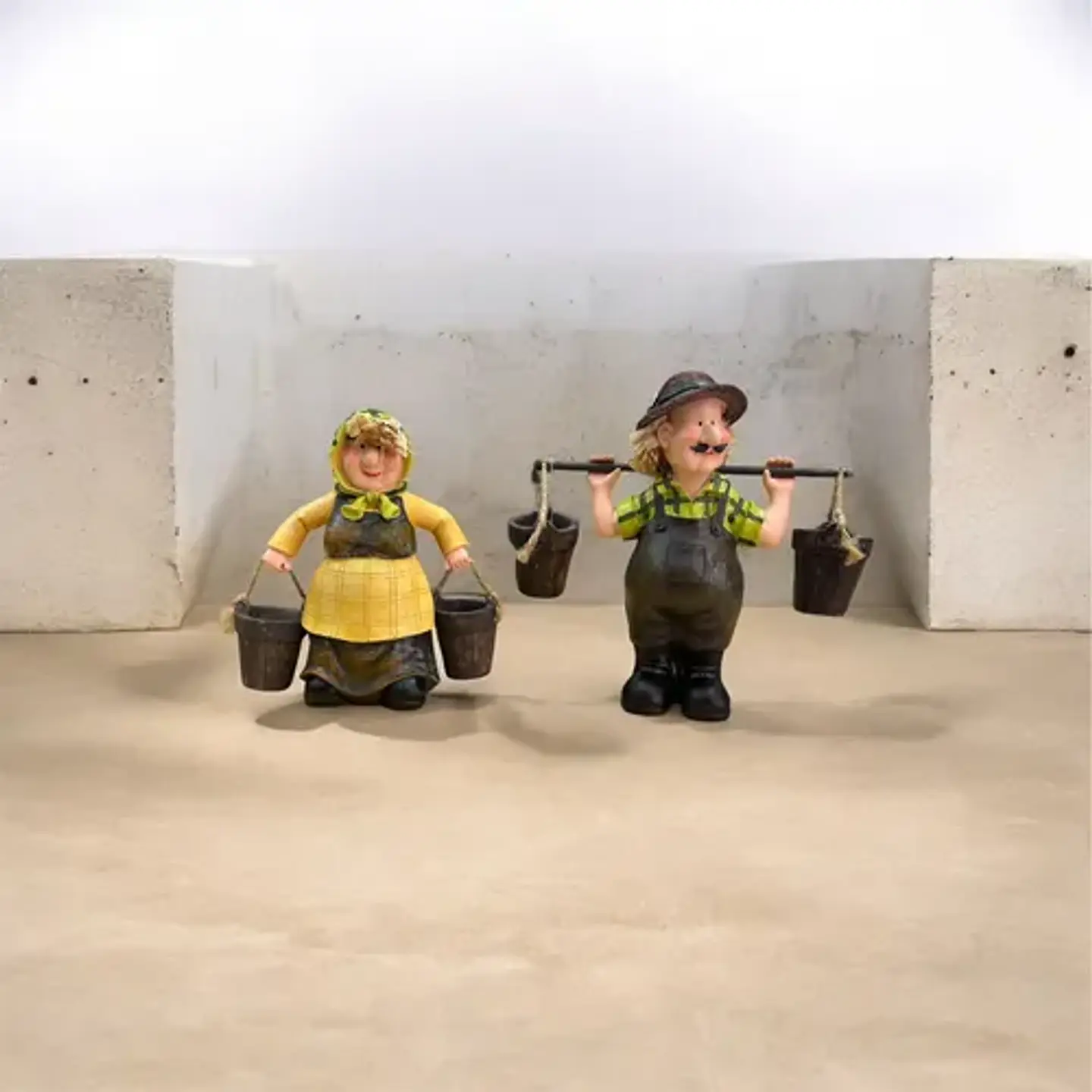 Figuras Decorativas Campesinas Con Baldes  Set De 2 Piezas 5