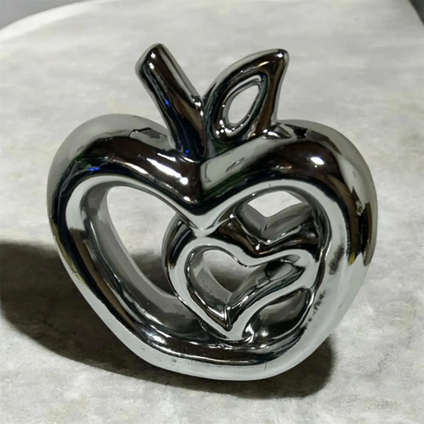 Figura Decorativa Manzana Con Corazón  Elegancia 4