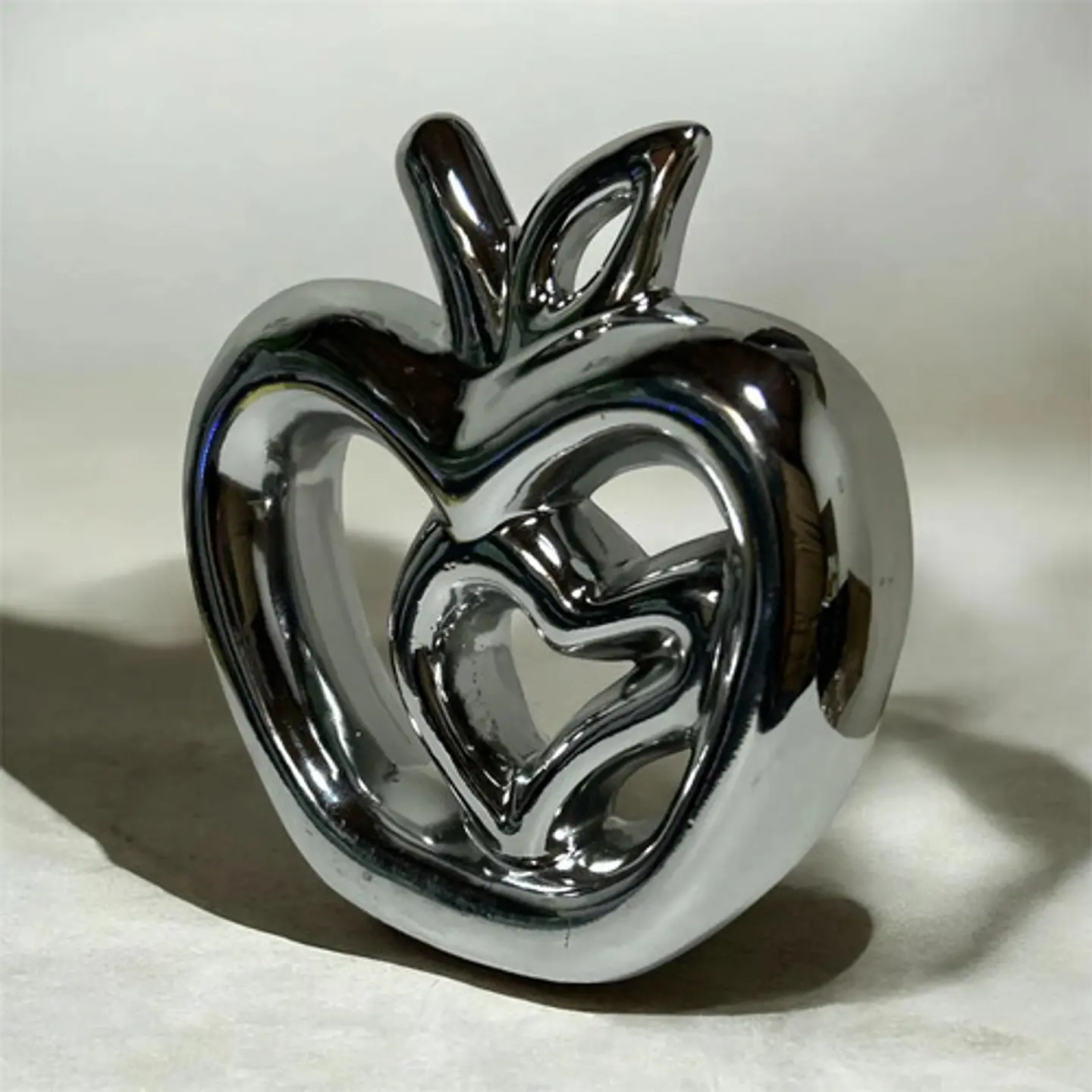 Figura Decorativa Manzana Con Corazón  Elegancia 9