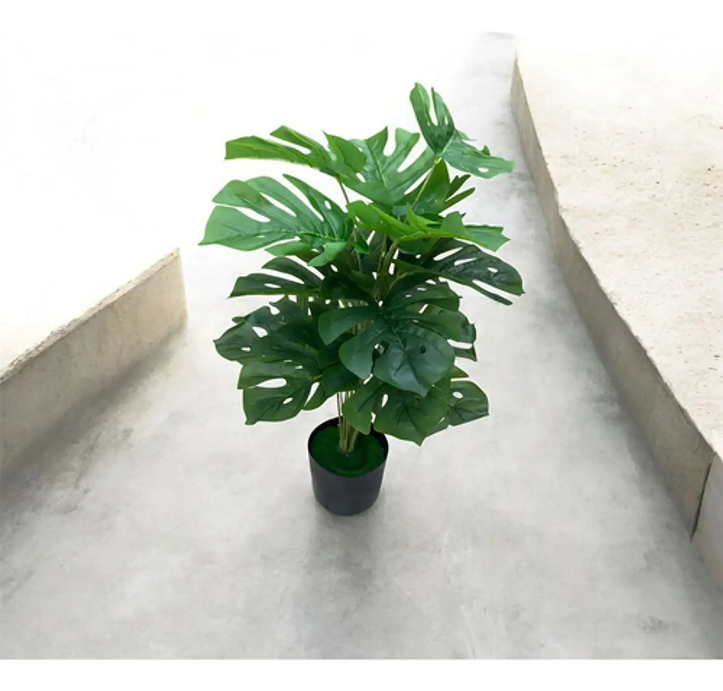 Planta Artificial Decorativa Con Un Toque Elegante 3