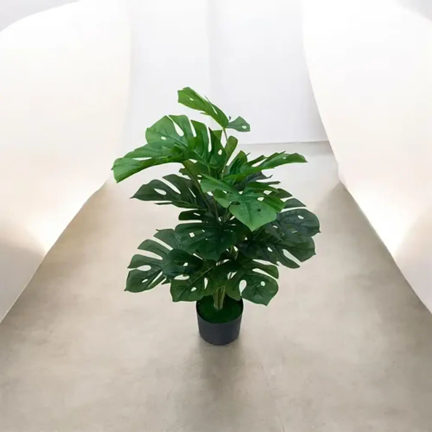 Planta Artificial Decorativa Con Un Toque Elegante 4