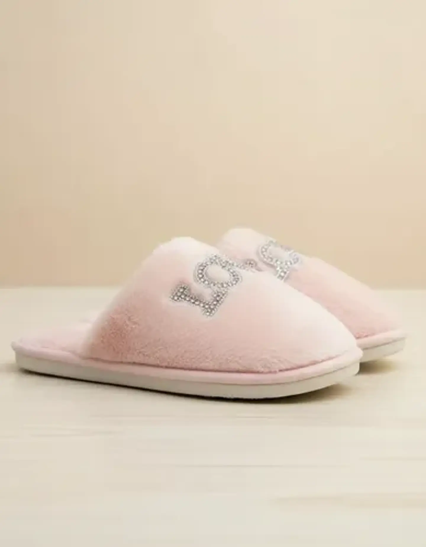 Pantuflas De Peluche Rosadas Mujer Diseño Love Brillos 1