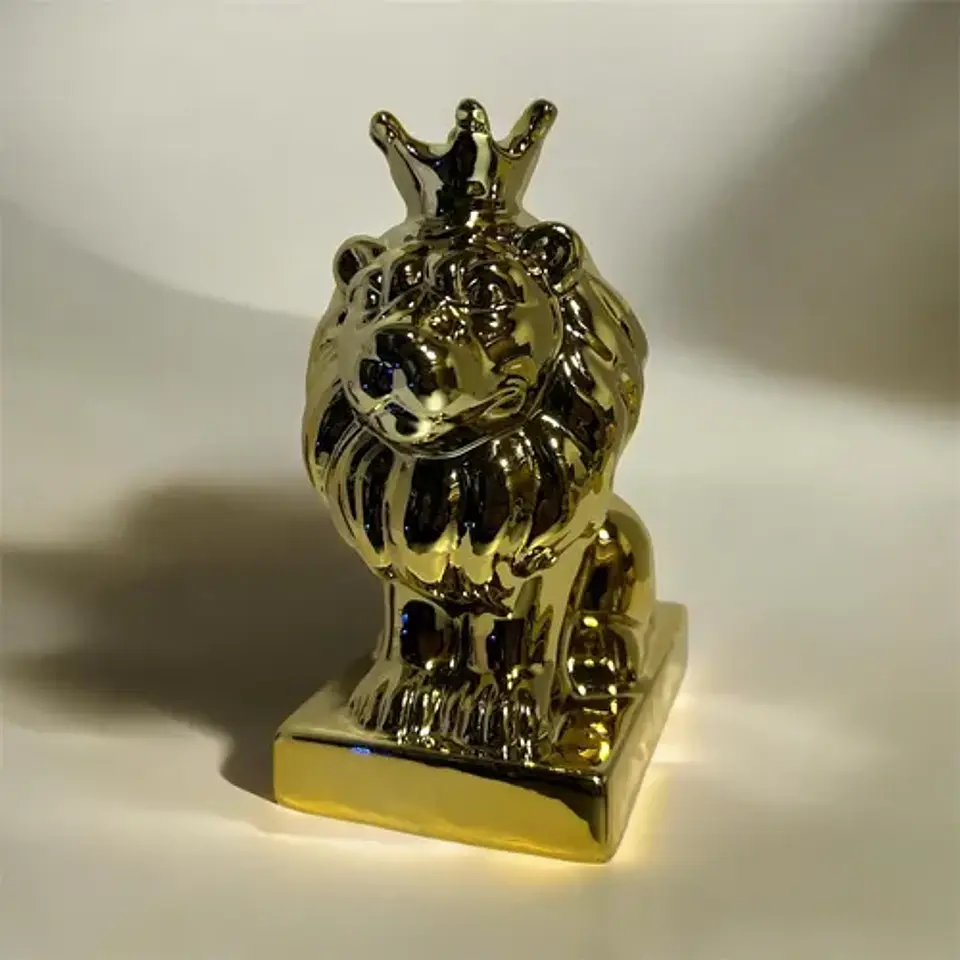 León Decorativo De Lujo Con Corona Dorado 6