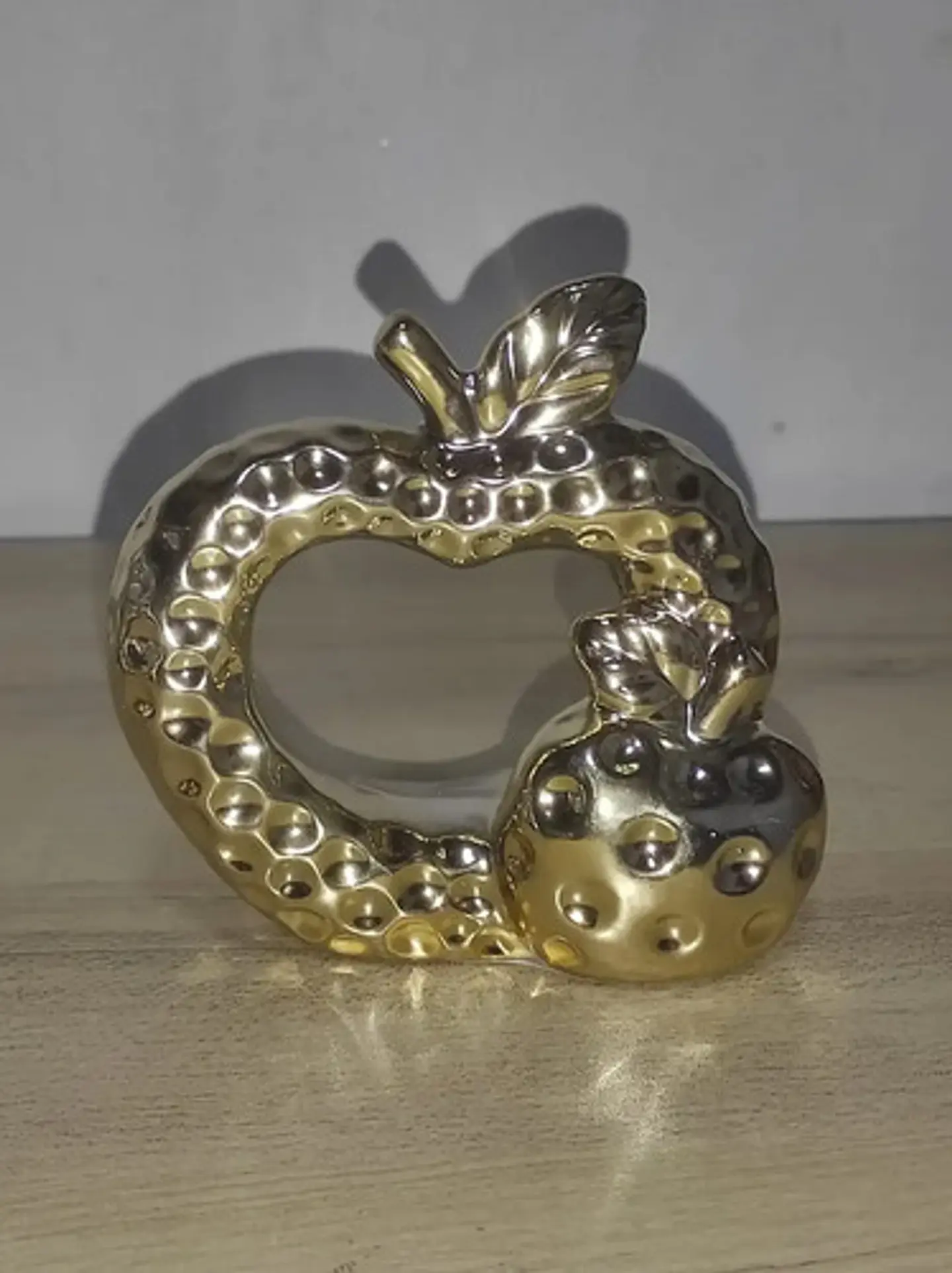 Escultura Manzana Con Relieve  Decorativa G 2