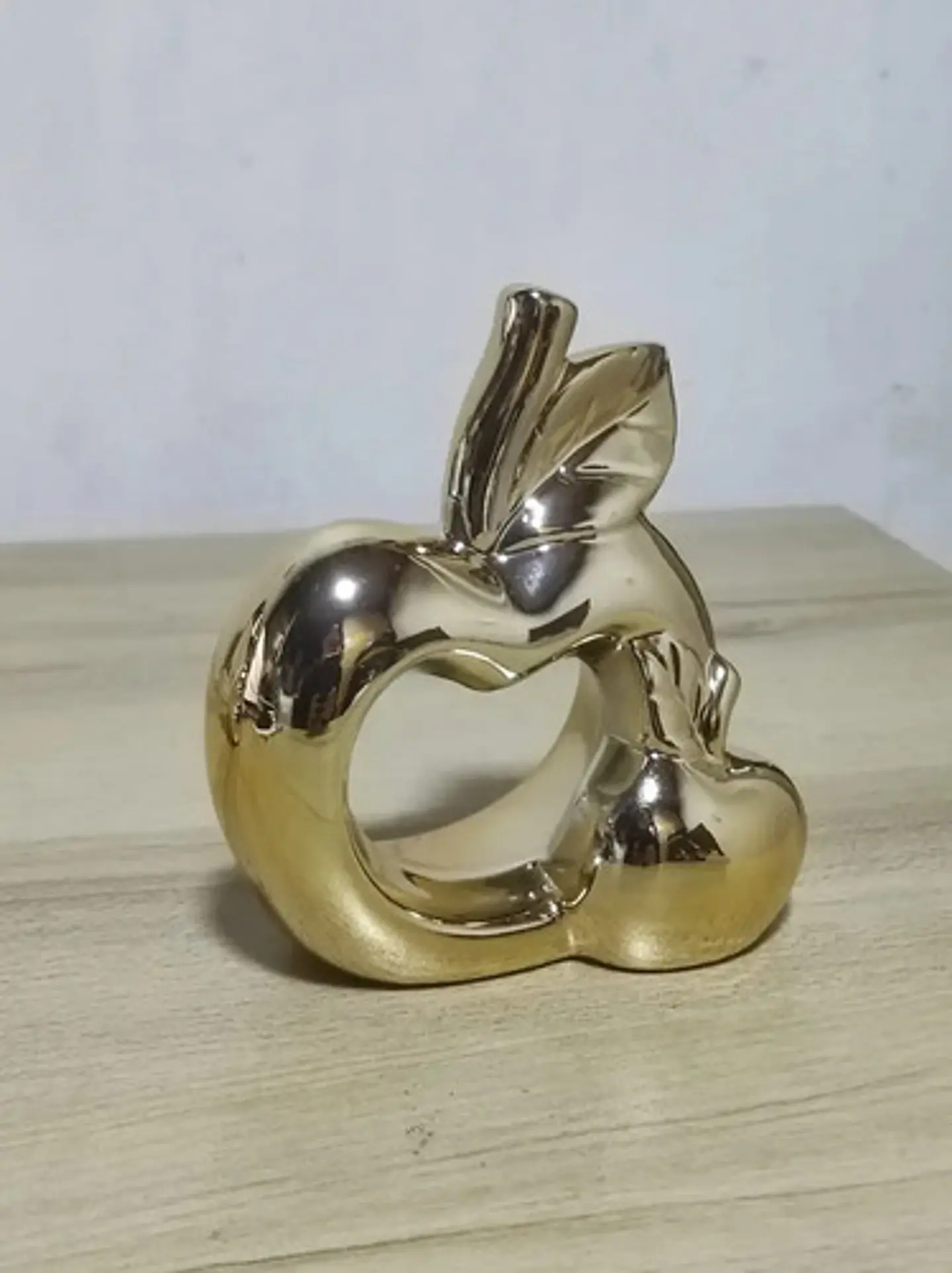 Escultura De Manzana Elegante 3