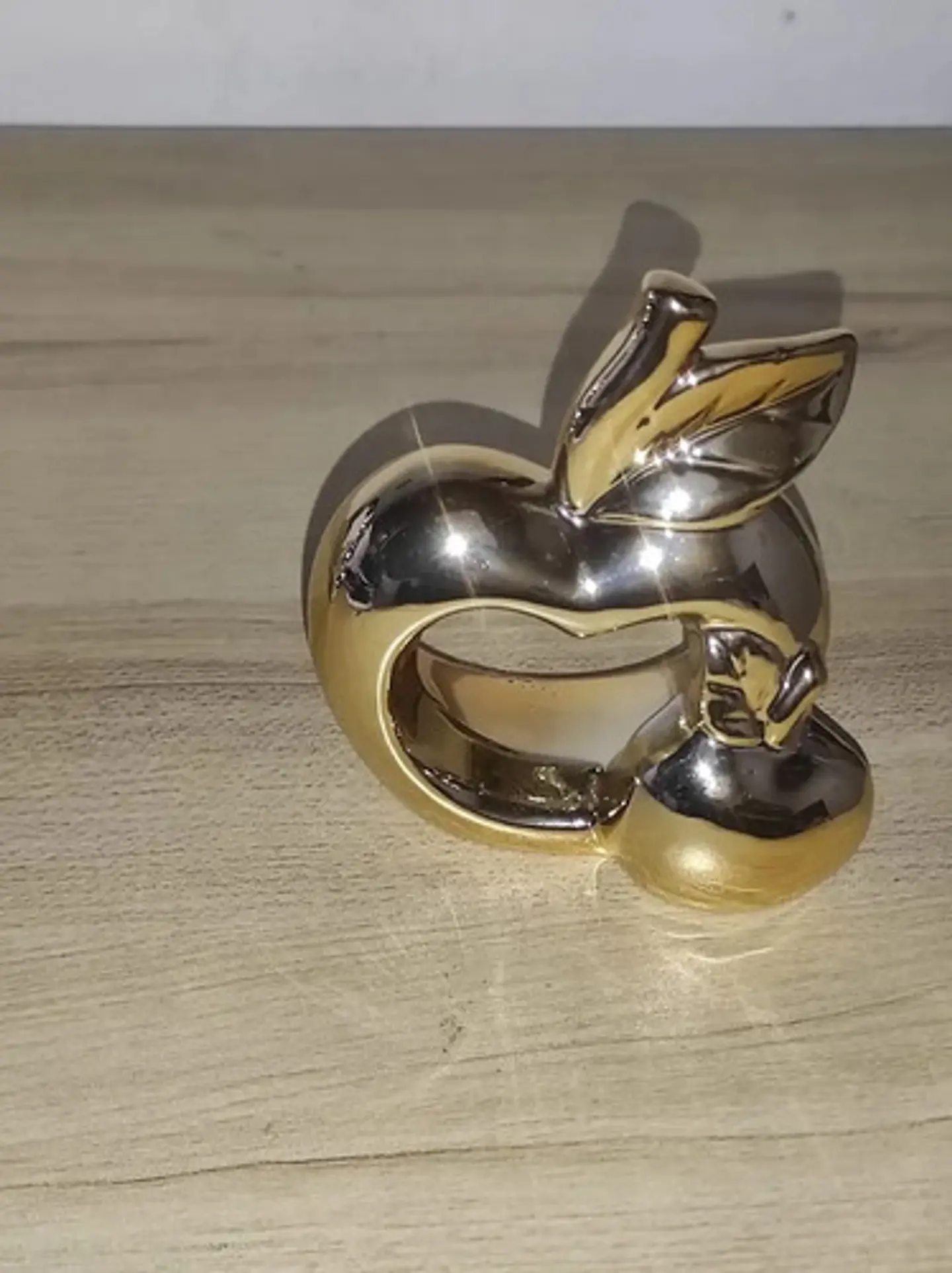 Escultura De Manzana Elegante 5