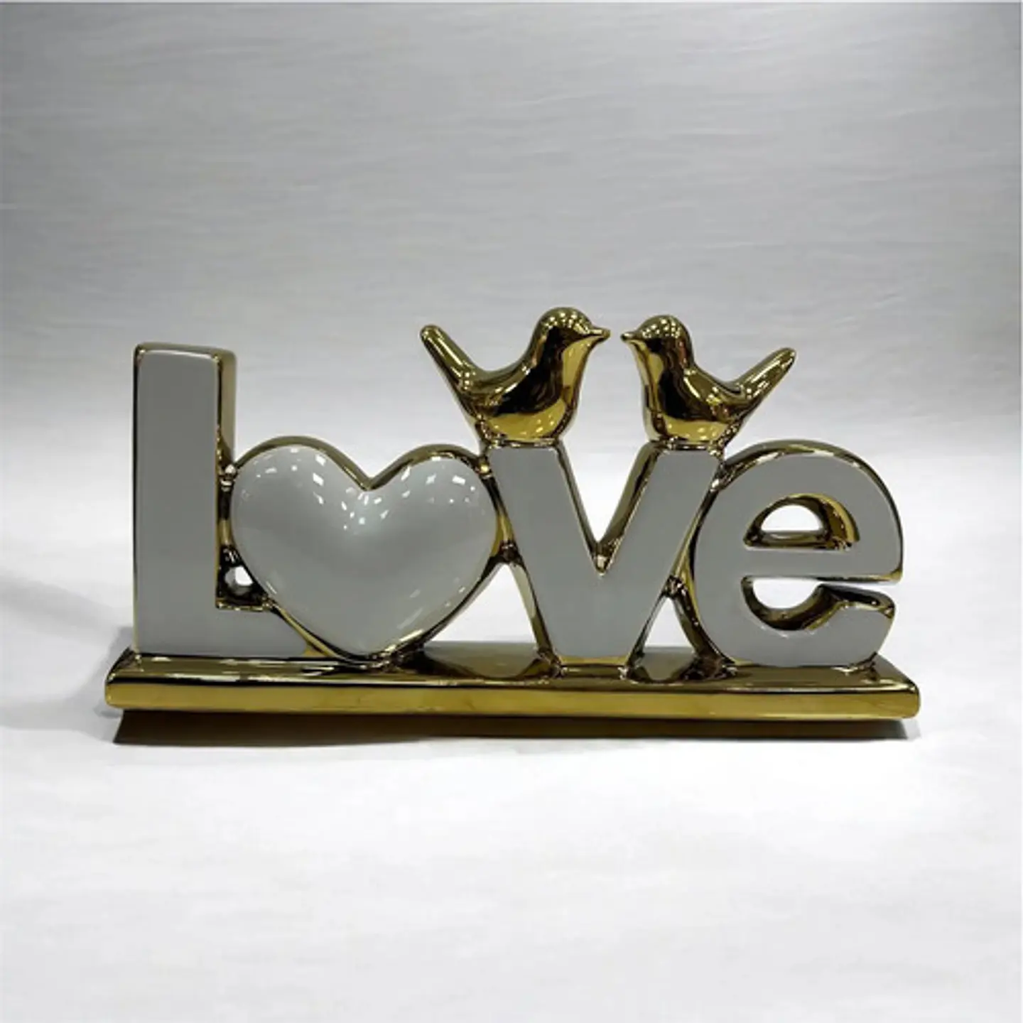 Adorno Decorativo Love Dorado Y Blanco 1