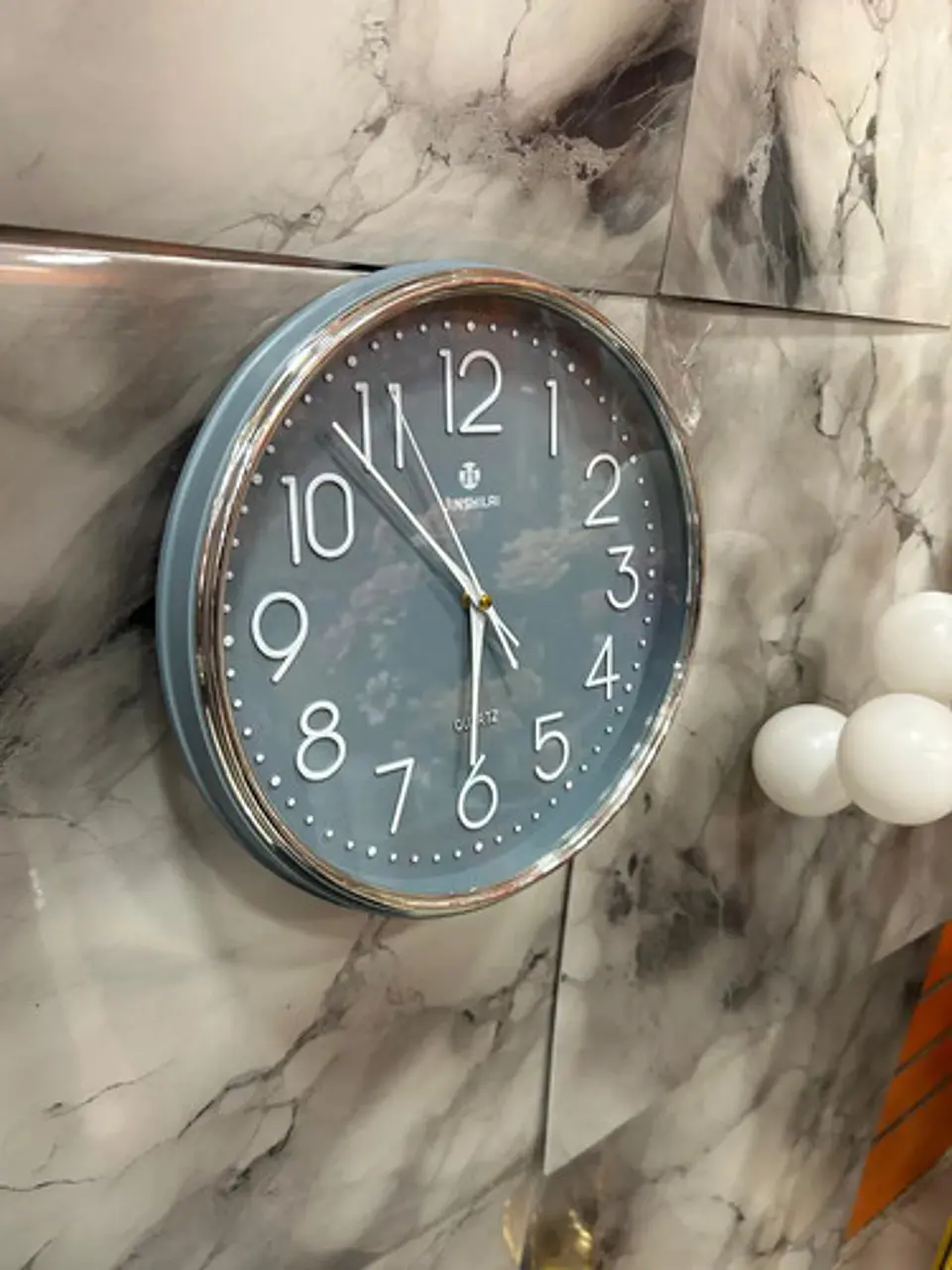 Reloj De Pared Decorativo Moderno Con Números Grandes 3