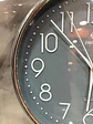 Reloj De Pared Decorativo Moderno Con Números Grandes - Miniatura 4