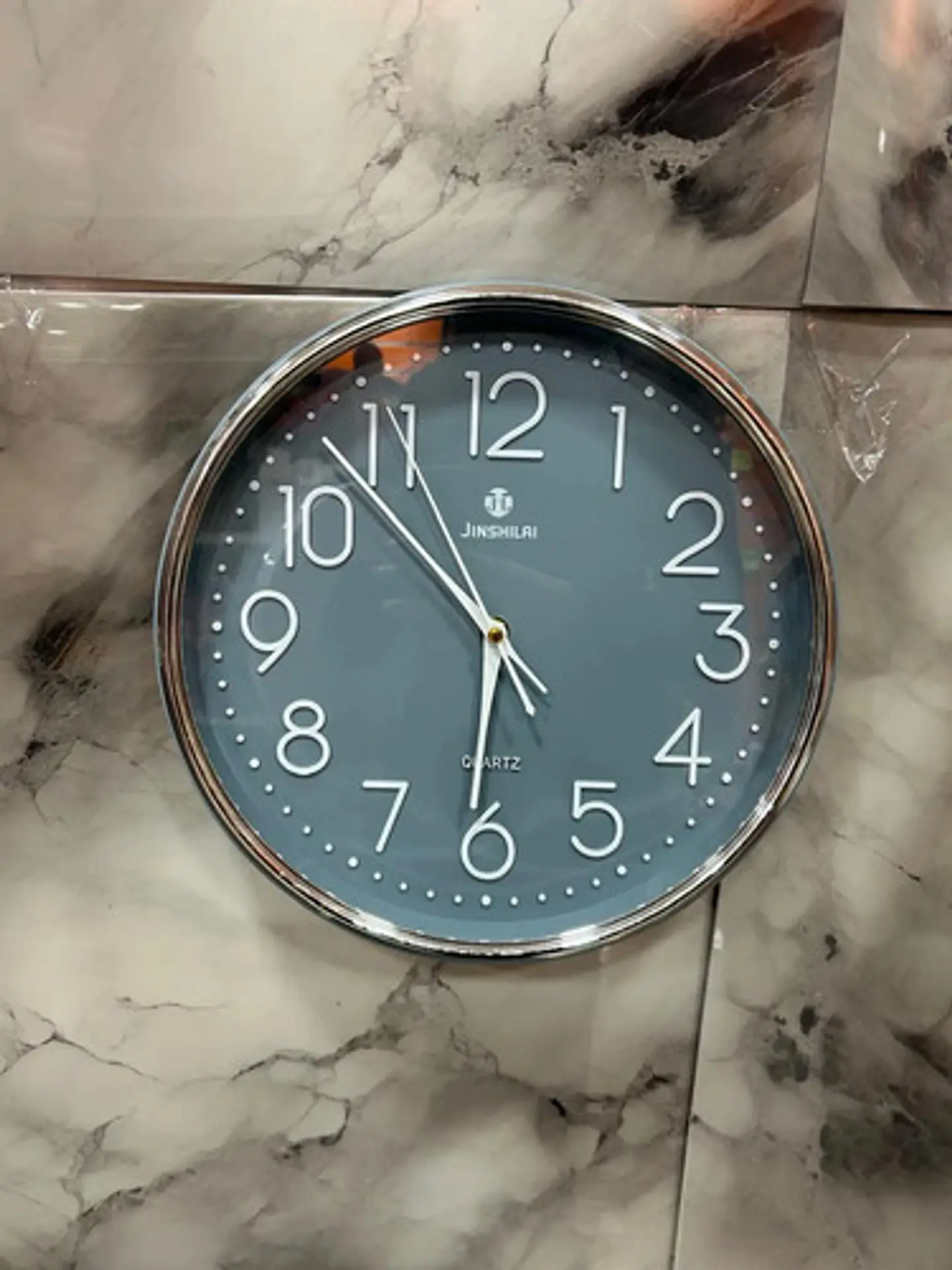 Reloj De Pared Decorativo Moderno Con Números Grandes 7