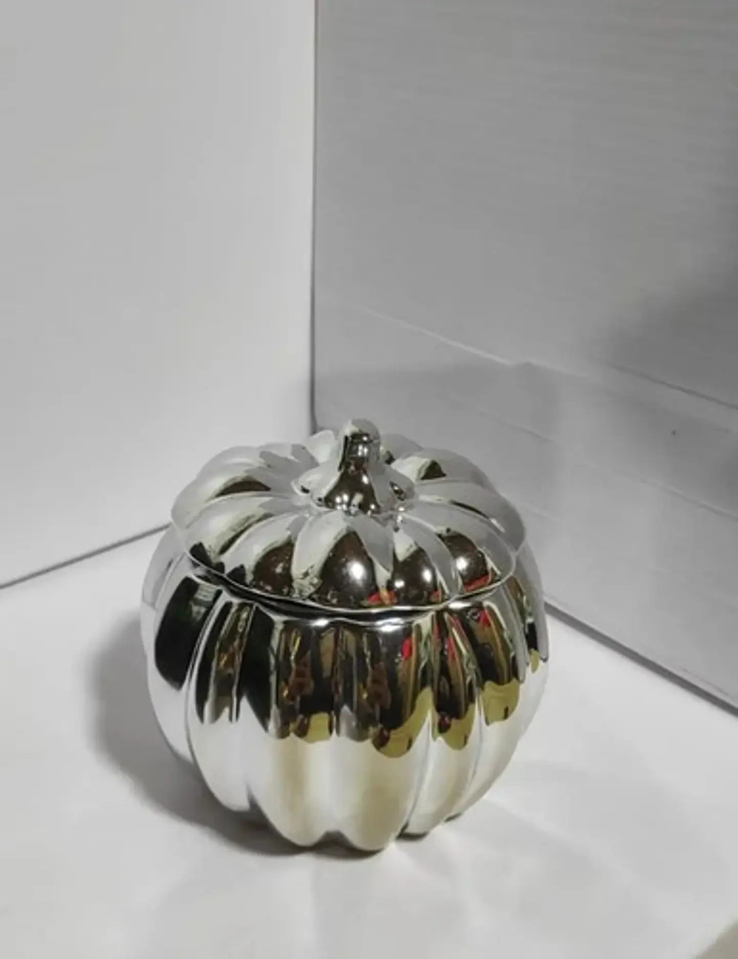 Adorno Decorativo En Forma De Calabaza Con Tapa Plateada 3