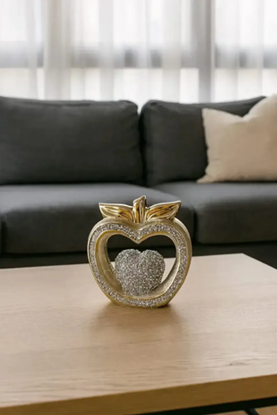 Adorno Decorativo Manzana Dorado Con Corazón Brillante 2