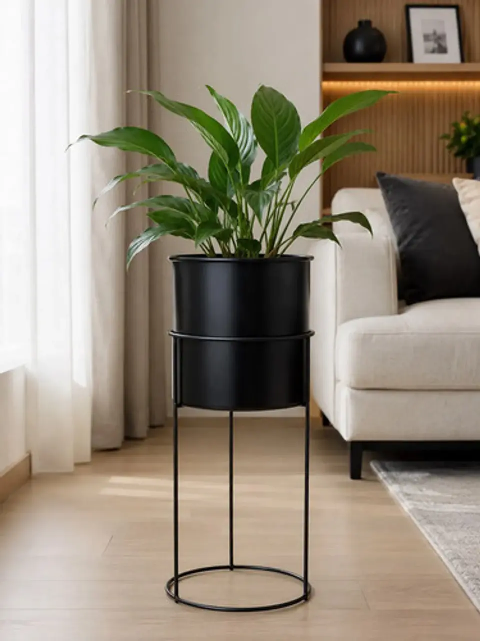 Macetero Decorativo Con Base Metálica Elevada 2